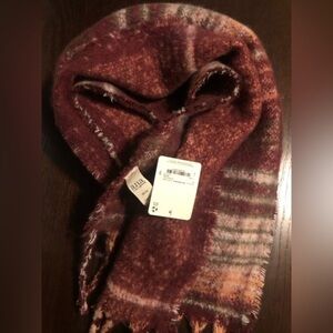 A.N.A oversized warm and cozy scarf maroon print OS